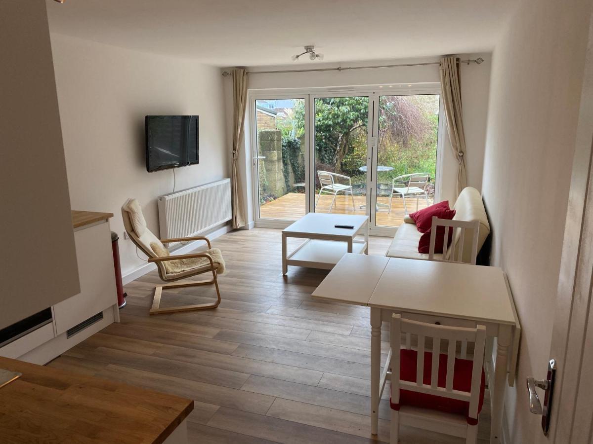 Adorable One-Bedroom Flat With Patio Garden. Southwick  Exterior foto